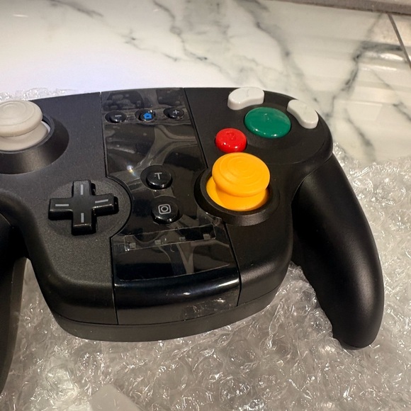 2/$25 Ingear Wireless Game Controller - Black and Yellow - Picture 3 of 5